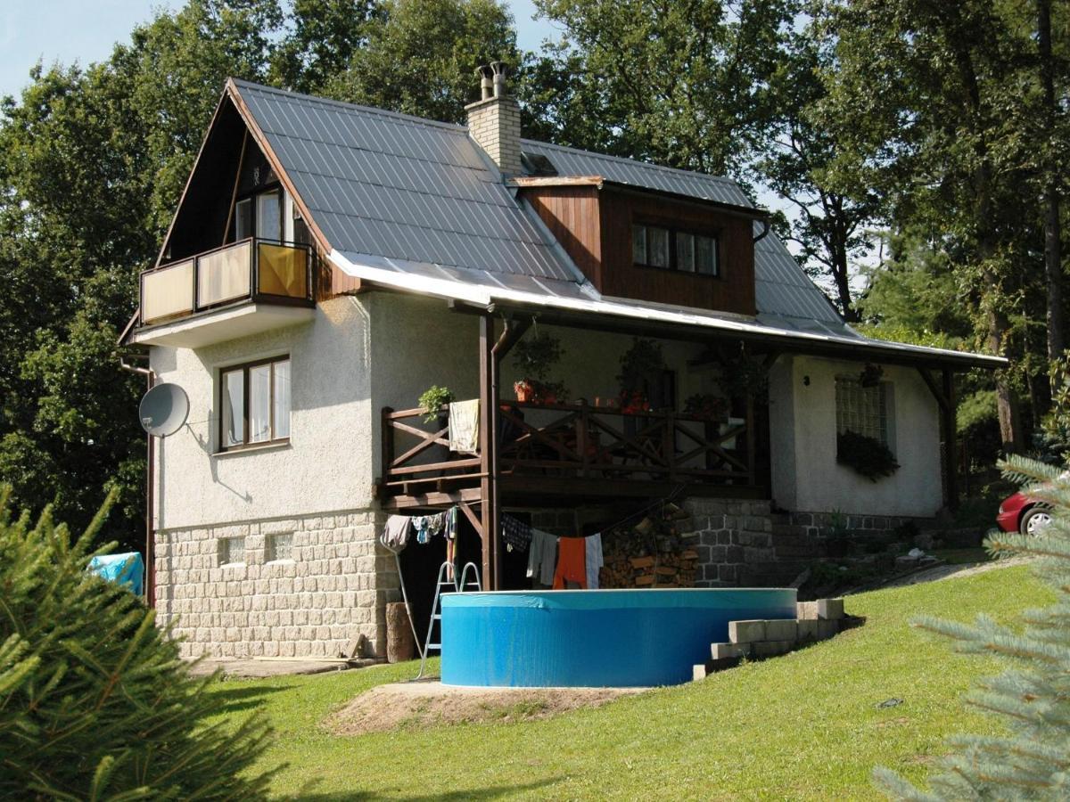 Willa House With The Pool And Fenced Garden Hnanice  Zewnętrze zdjęcie